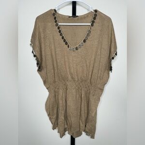 DKNY Women's V-Neck Sweater in Size M - Effortless Style and Cozy Comfort‎